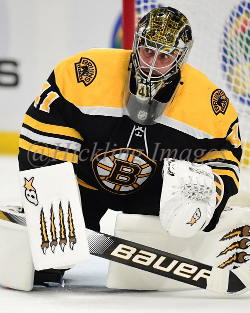 Jaroslav Halak signs an extension to remain in Boston