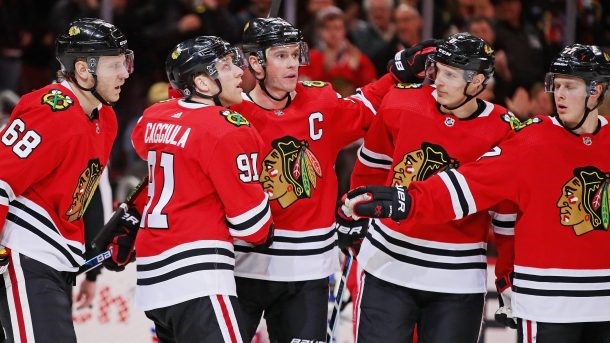 Chicago Blackhawks ban headdresses at home games