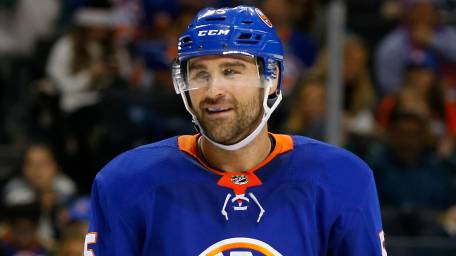 Johnny Boychuk retires following eye injury