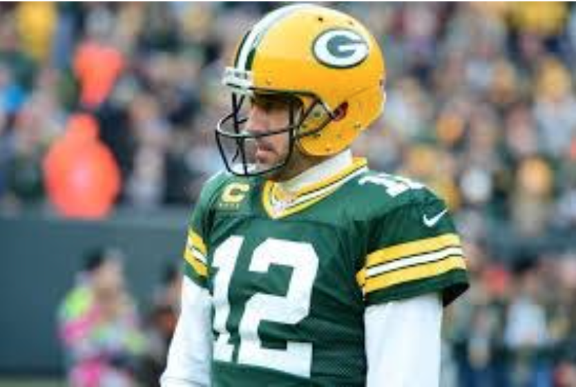 Green Bay Packers commit to Aaron Rodgers