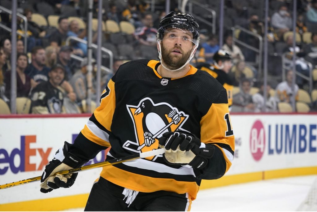 Bryan Rust signs extension with Pittsburgh Penguins